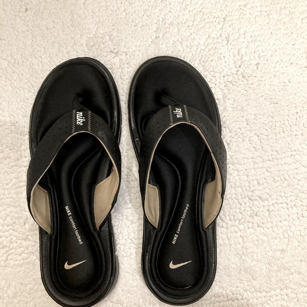 Nike soft bed sports sandals